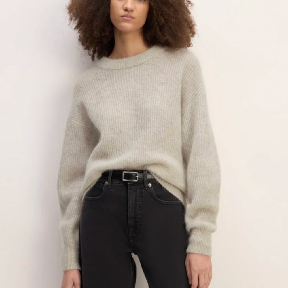 Everlane The Cocoon Crew in Alpaca in Color Almond
